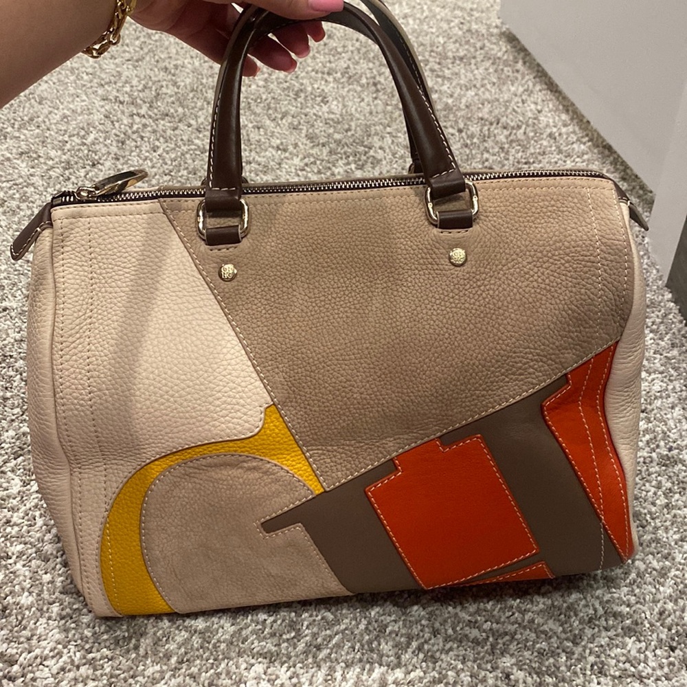Brand new Carolina Herrera hand bag!